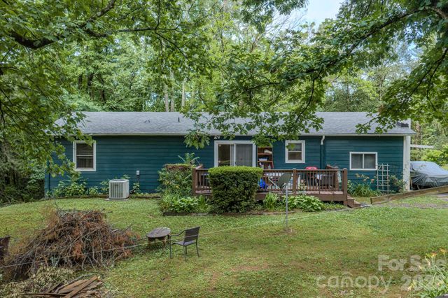112 Amelia Drive, Hendersonville, NC 28792