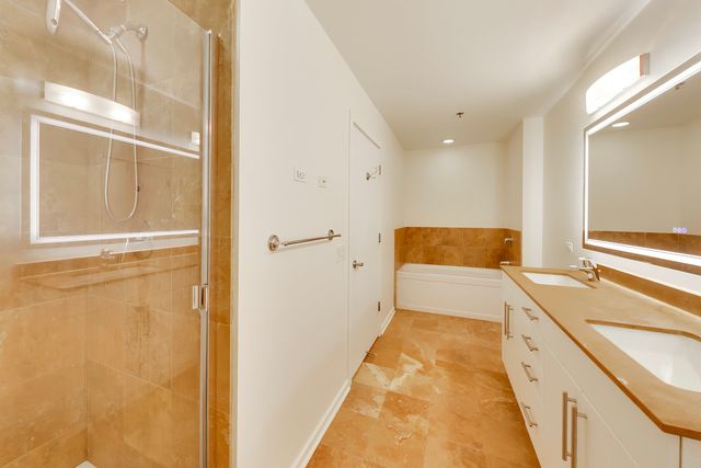 125 S Green Street 805A, Chicago, IL 60607