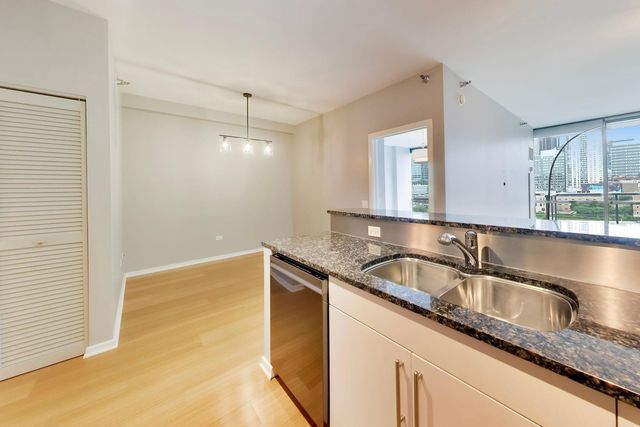 125 S Green Street 805A, Chicago, IL 60607