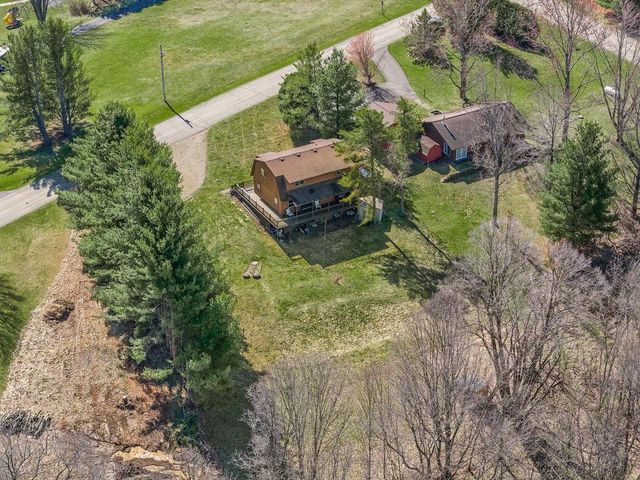 S1509 Canary Court, La Valle, WI 53941