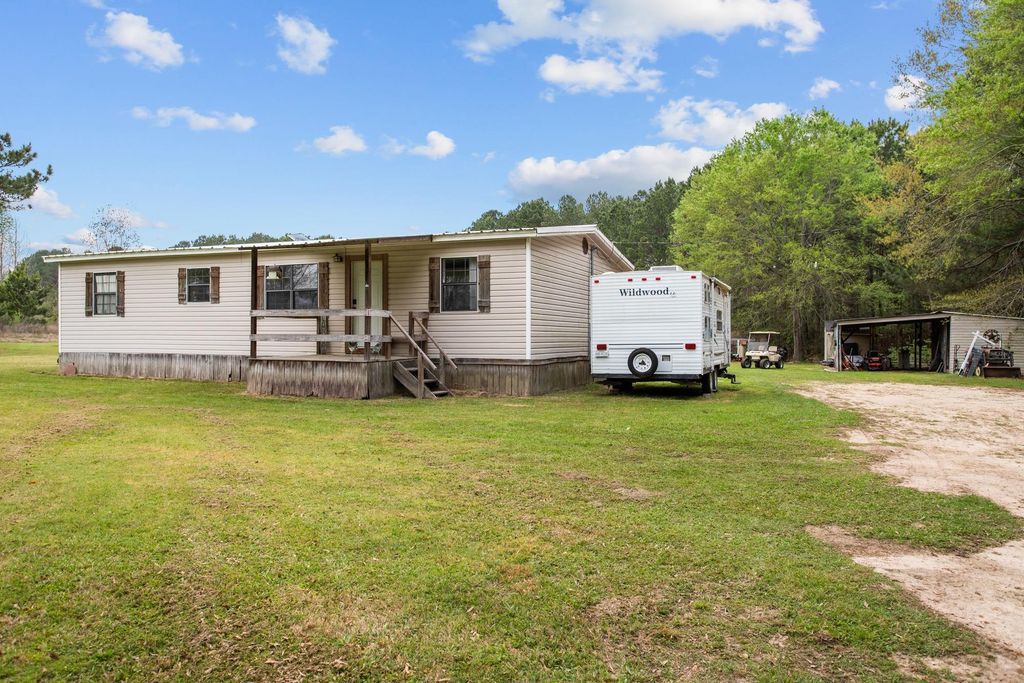 991 Herman Nerren Road, Huntington, TX 75949