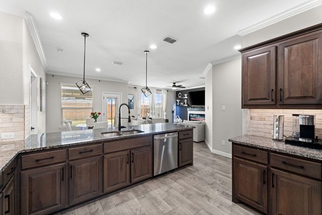 124 Wagon Mound, Waxahachie, TX 75167
