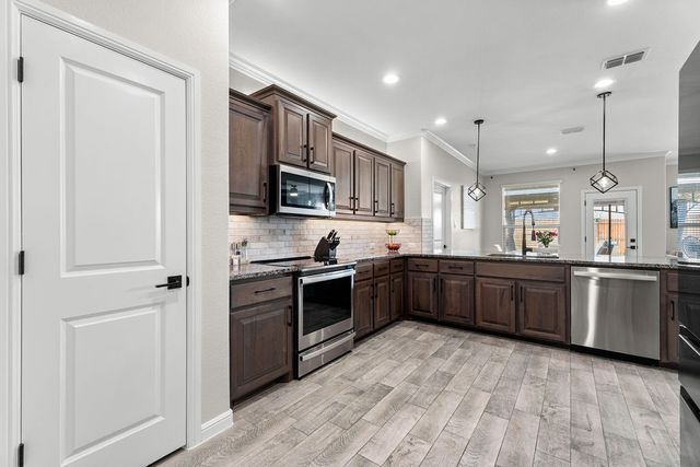 124 Wagon Mound, Waxahachie, TX 75167