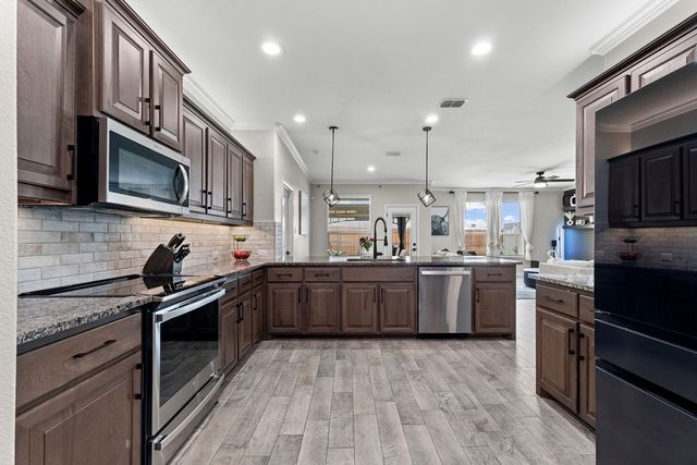 124 Wagon Mound, Waxahachie, TX 75167