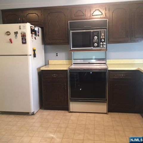 633 Totowa Road, Totowa, NJ 07512
