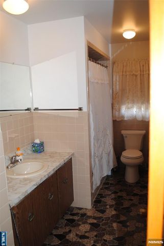 633 Totowa Road, Totowa, NJ 07512
