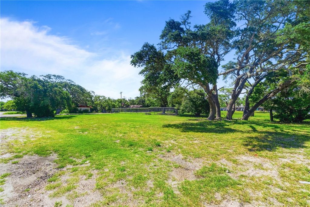 2220 Hwy 35 N, Rockport, TX 78382 — photo 2