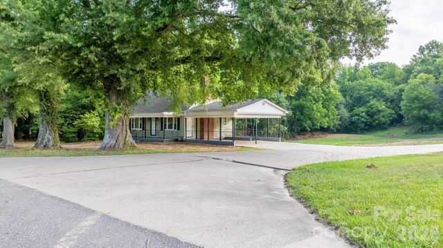 1002 Ramseur Road, Bessemer City, NC 28016