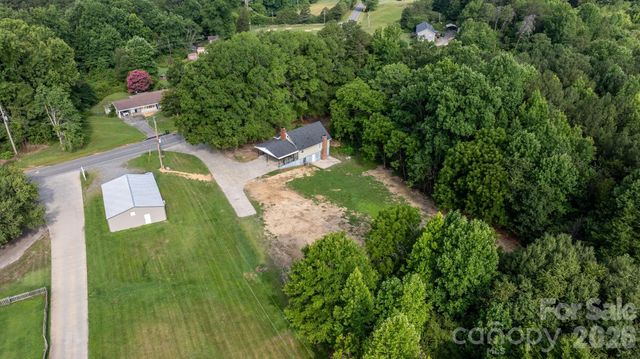 1002 Ramseur Road, Bessemer City, NC 28016
