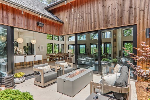 810 Lake View Court, Salem, SC 29676