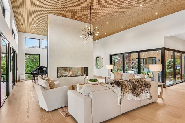 810 Lake View Court, Salem, SC 29676