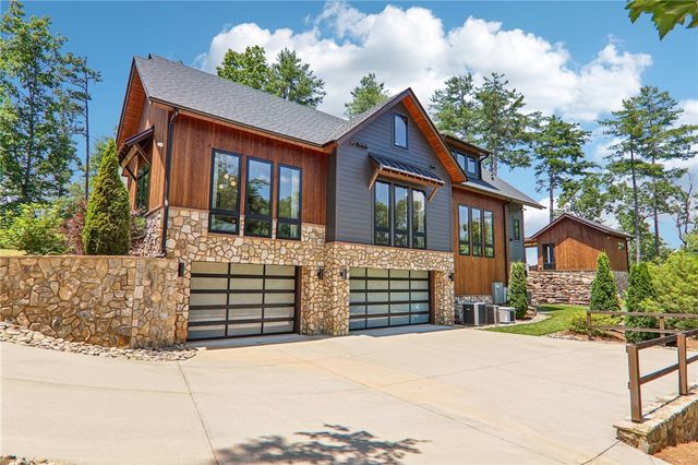 810 Lake View Court, Salem, SC 29676