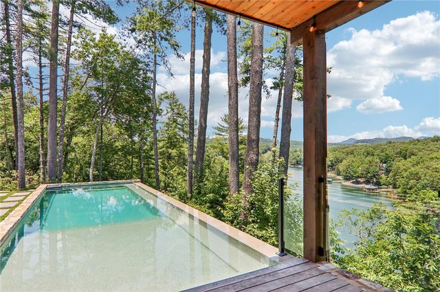 810 Lake View Court, Salem, SC 29676