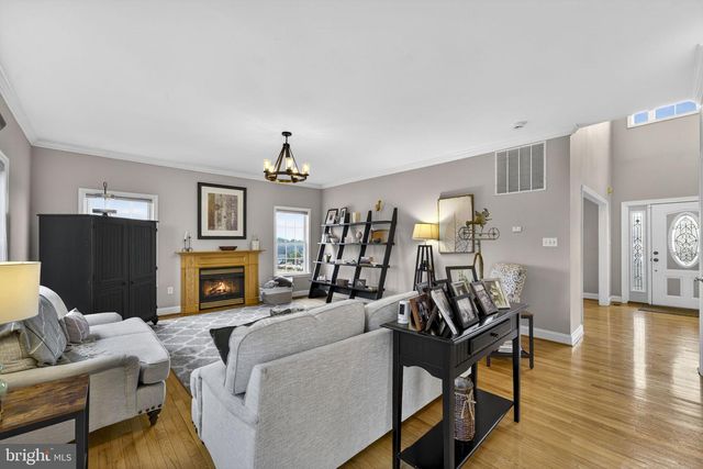 17 SHAMROCK LN, Charles Town, WV 25414