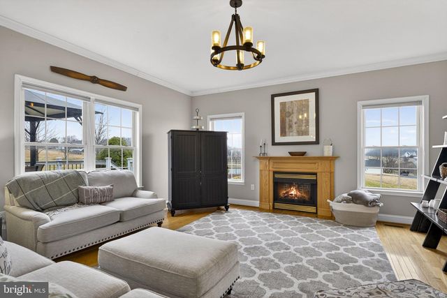 17 SHAMROCK LN, Charles Town, WV 25414