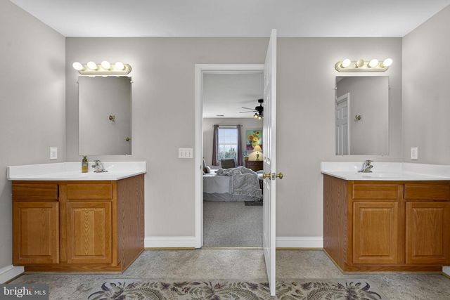 17 SHAMROCK LN, Charles Town, WV 25414