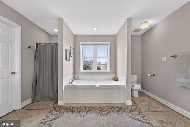 17 SHAMROCK LN, Charles Town, WV 25414