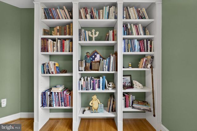 17 SHAMROCK LN, Charles Town, WV 25414