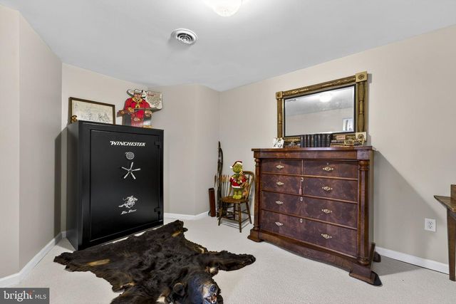 17 SHAMROCK LN, Charles Town, WV 25414