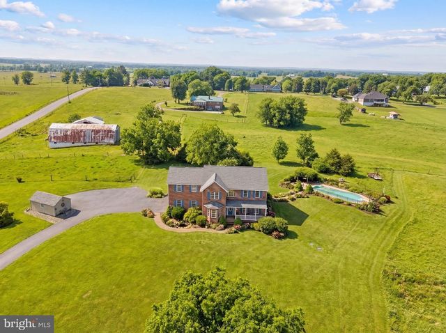 17 SHAMROCK LN, Charles Town, WV 25414