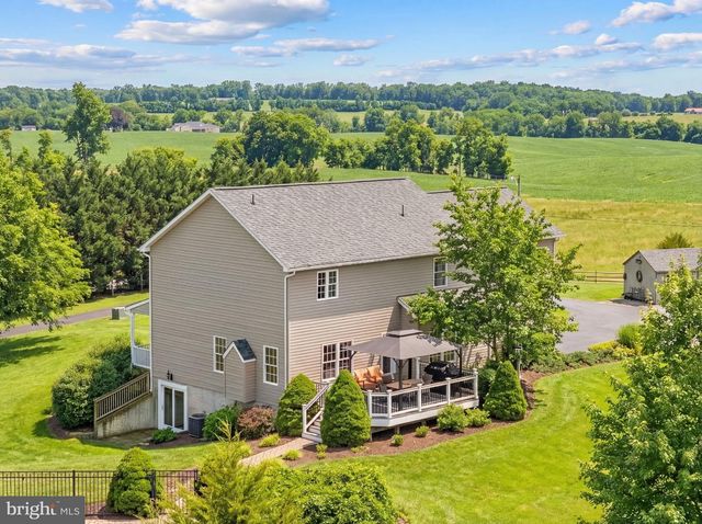 17 SHAMROCK LN, Charles Town, WV 25414