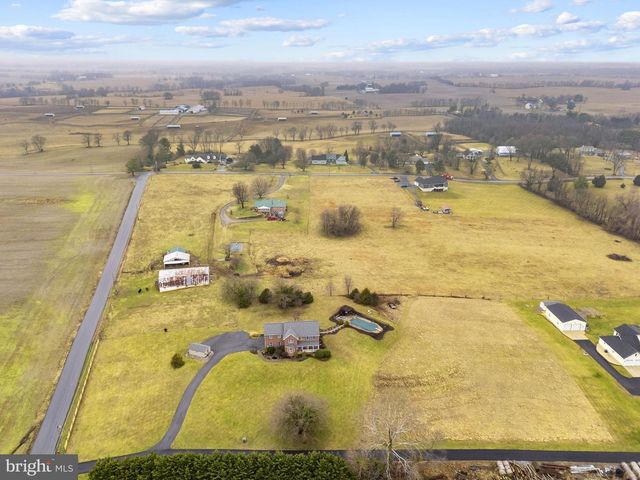 17 SHAMROCK LN, Charles Town, WV 25414