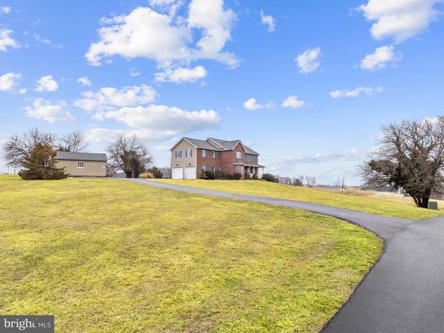 17 SHAMROCK LN, Charles Town, WV 25414