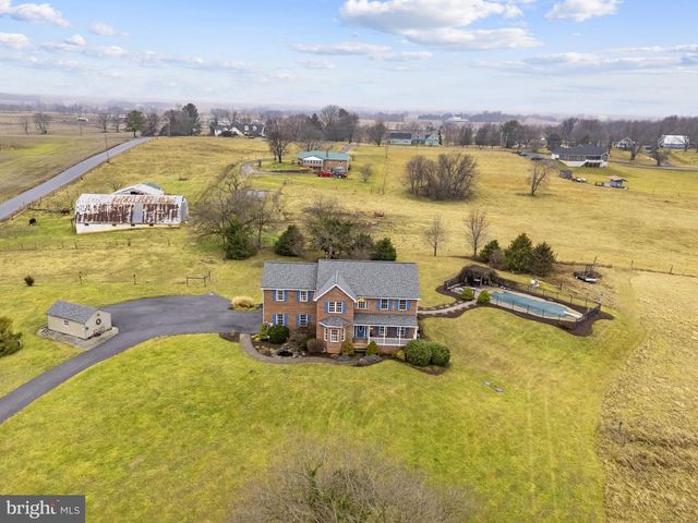 17 SHAMROCK LN, Charles Town, WV 25414