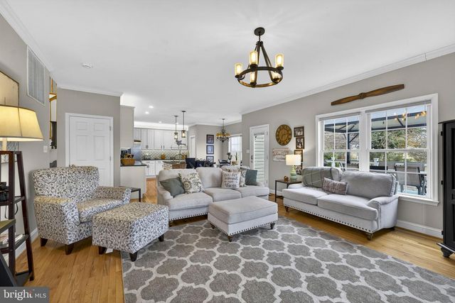 17 SHAMROCK LN, Charles Town, WV 25414