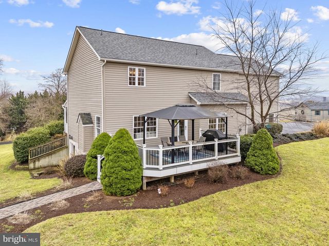 17 SHAMROCK LN, Charles Town, WV 25414