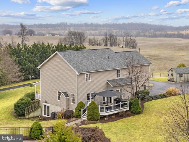 17 SHAMROCK LN, Charles Town, WV 25414