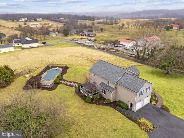 17 SHAMROCK LN, Charles Town, WV 25414