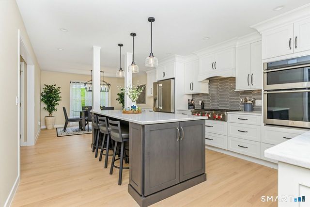 9 Brooks Lane, Essex, CT 06442