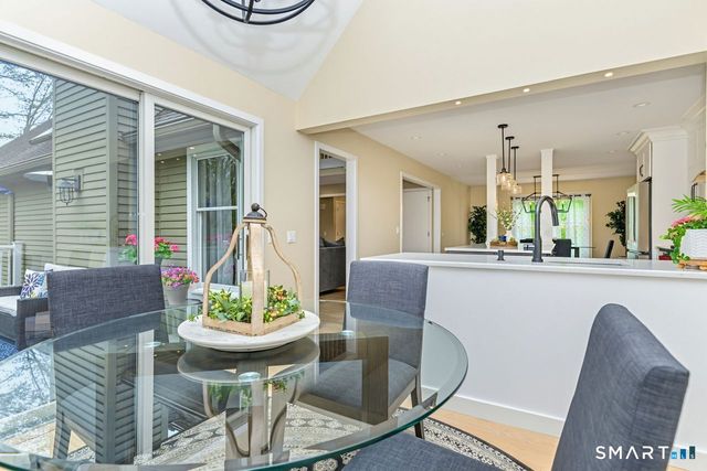 9 Brooks Lane, Essex, CT 06442