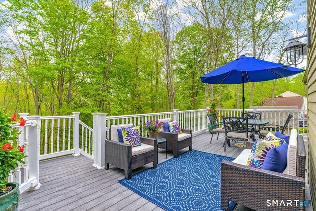 9 Brooks Lane, Essex, CT 06442