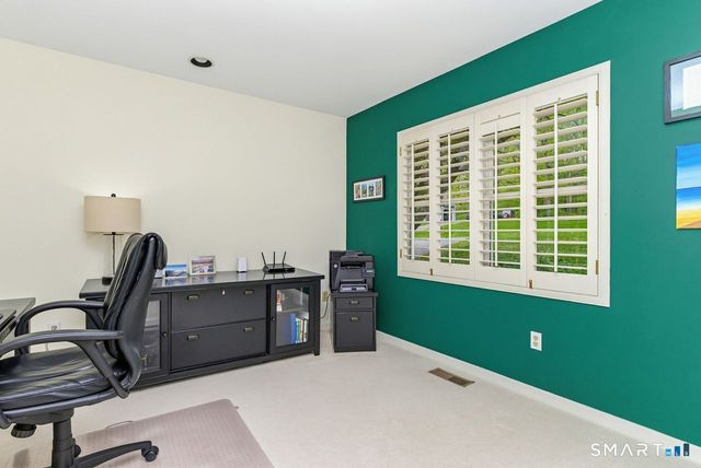 9 Brooks Lane, Essex, CT 06442