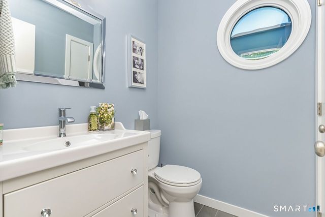 9 Brooks Lane, Essex, CT 06442