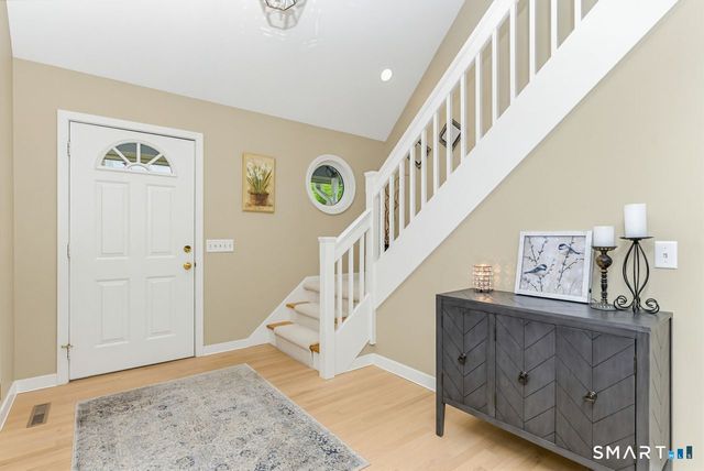 9 Brooks Lane, Essex, CT 06442