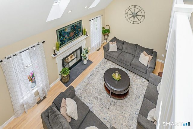 9 Brooks Lane, Essex, CT 06442