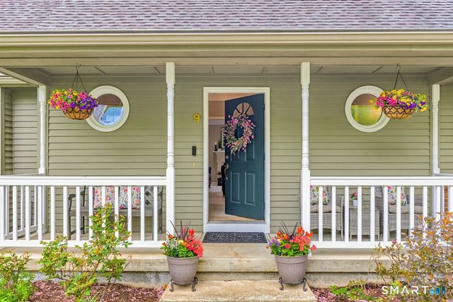 9 Brooks Lane, Essex, CT 06442
