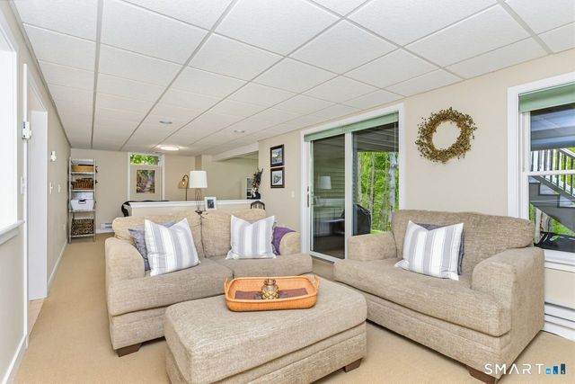 9 Brooks Lane, Essex, CT 06442