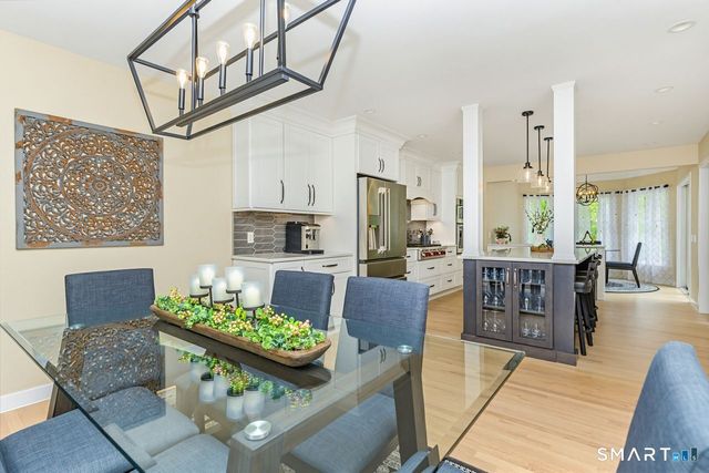 9 Brooks Lane, Essex, CT 06442