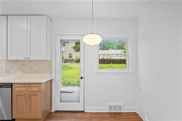 3331 S Arlington Avenue, Independence, MO 64052