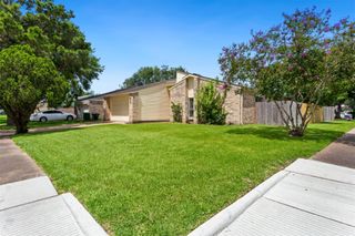 15902 Pryor Drive, Houston, TX 77489