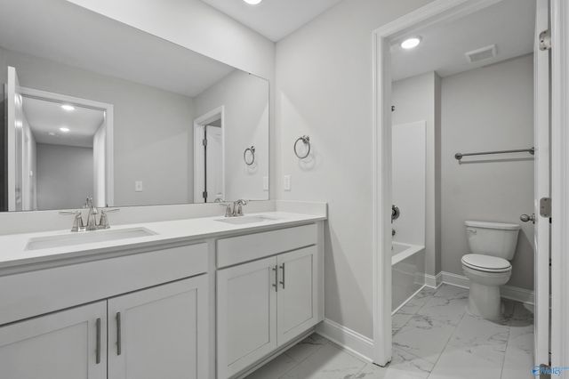 1745 Stampede Circle 37, Huntsville, AL 35803