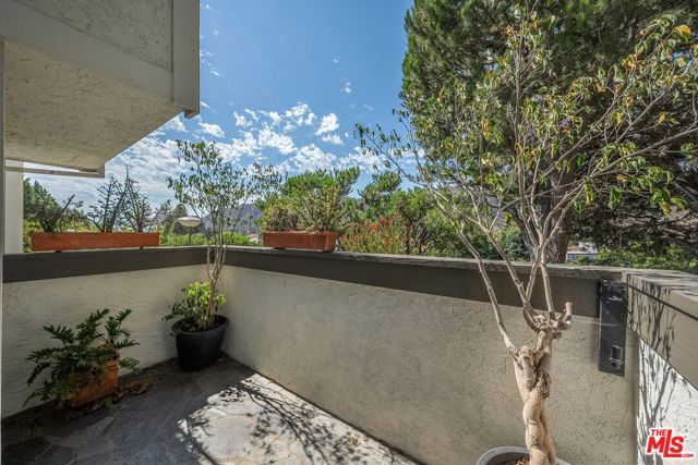 17099 Palisades Circle, Pacific Palisades (los Angeles), CA 90272