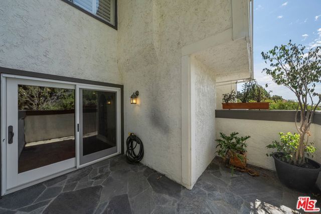 17099 Palisades Circle, Pacific Palisades (los Angeles), CA 90272