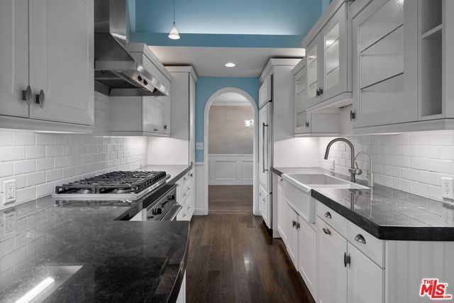 17099 Palisades Circle, Pacific Palisades (los Angeles), CA 90272