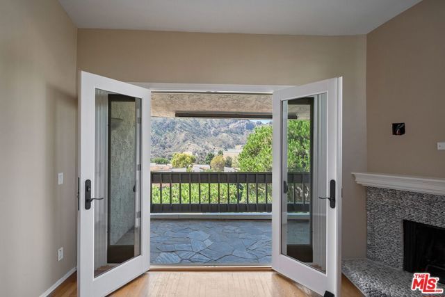 17099 Palisades Circle, Pacific Palisades (los Angeles), CA 90272