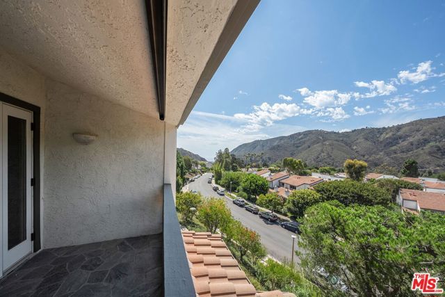 17099 Palisades Circle, Pacific Palisades (los Angeles), CA 90272